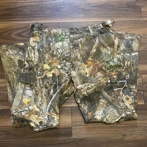 Hot shot camouflage cargo pants with elastic waist band size L